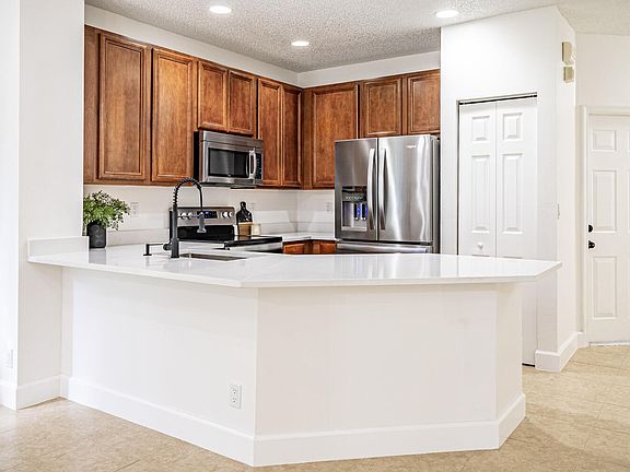2nd image of 4895 Palmbrooke Circle