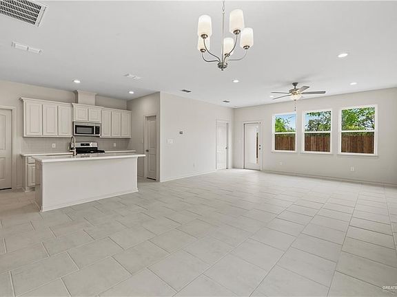 3rd image of 15527 Sereno St