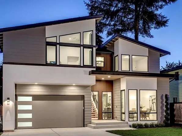 16 McDougall Rd, Waterloo, ON N2L 5C5