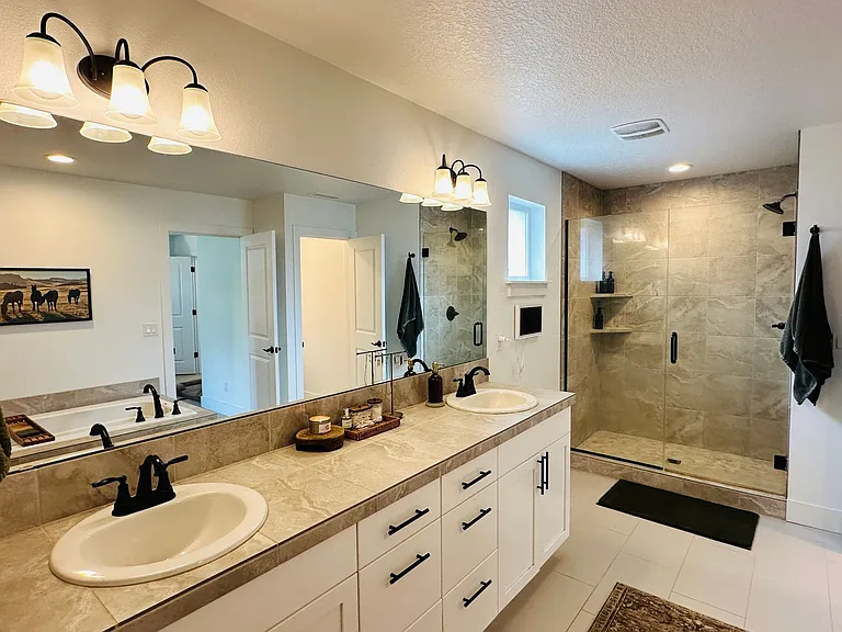158 S 39th Dr — Photo 19