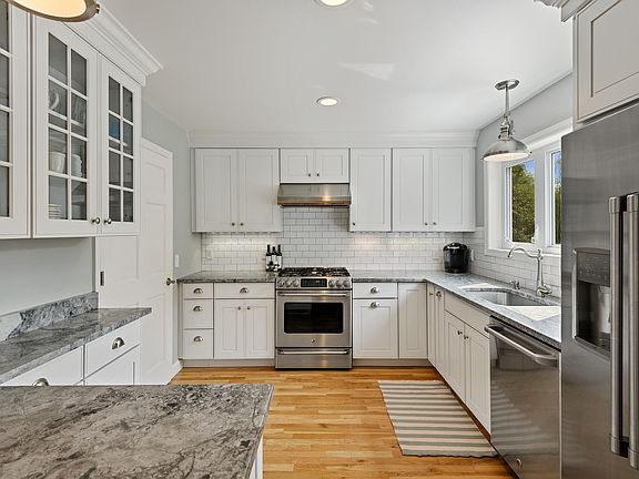 3rd image of 45 Mulford Ave