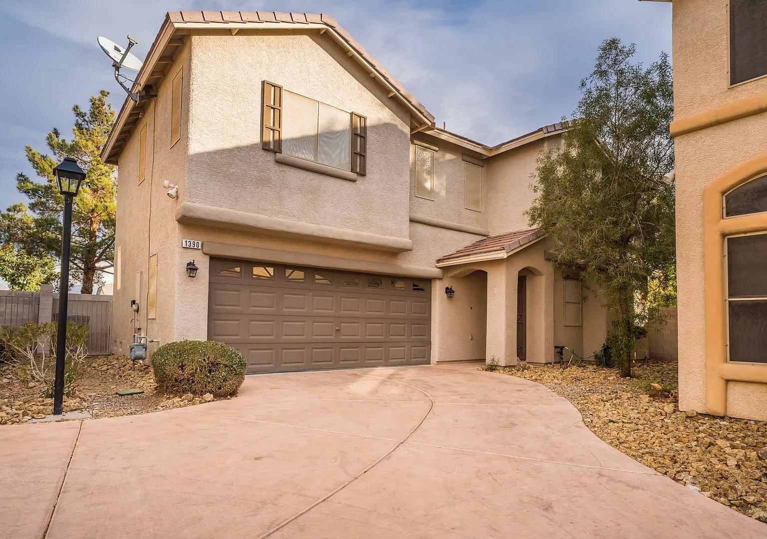 Charming Silverado Ranch Home with Spacious Loft in Gated Community! — Photo 1
