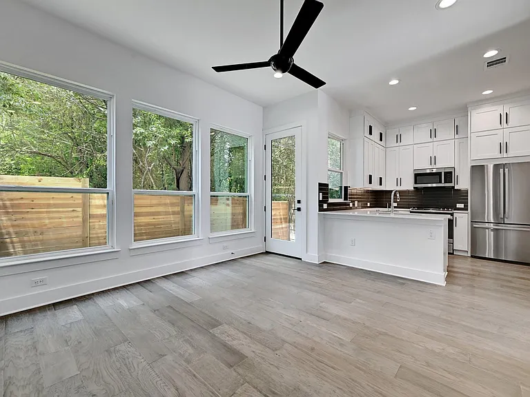 2308 Maxwell Ln #2 — Photo 4