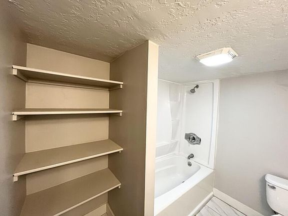 5th image of 921 E Princeton Ave #Basement