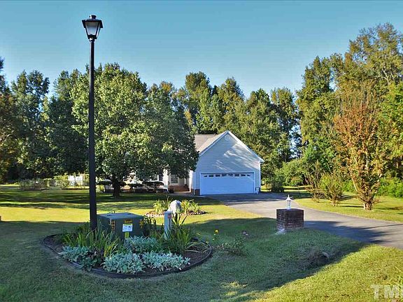 2nd image of 105 Cornwall Ct