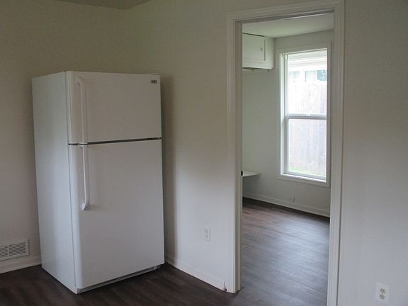 4th image of 533 N Highland Ave