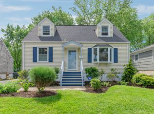 779 Riverside Dr, Fairfield, CT 06824