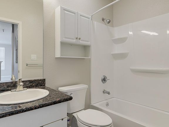3rd image of 1500 Laurel St APT 313