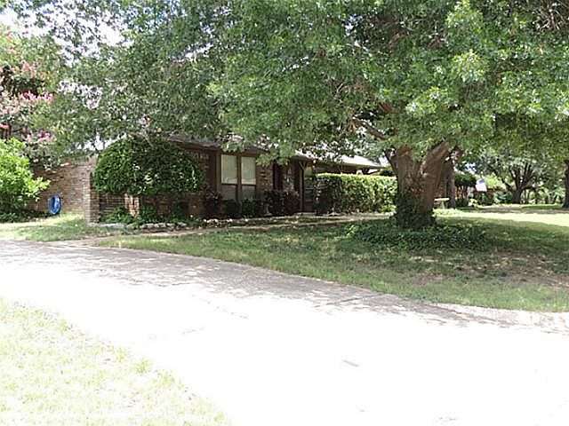 1st image of 2412 Peachtree Ln