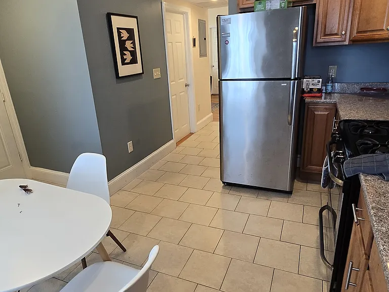 21 Rossmore St #3 — Photo 2