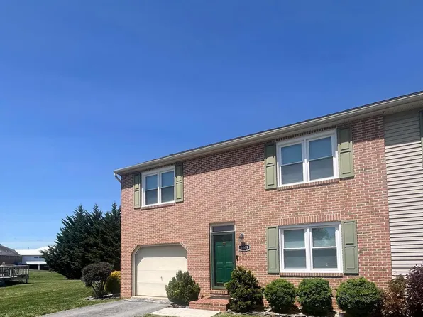 2005 Clinton Ave, Chambersburg, PA 17201