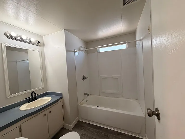 620 Douglas St #3 — Photo 9