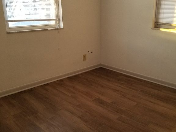 4th image of 819 Manning Ave #817