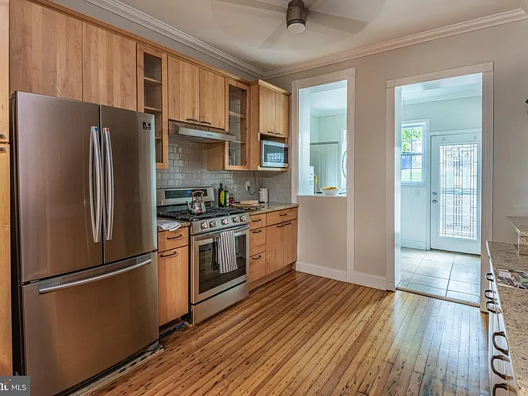 715 Quincy St NW #1 — Photo 8