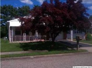 22 Lumsden Ct, Toms River, NJ 08757