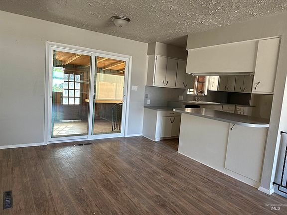 5th image of 495 Washington St #1