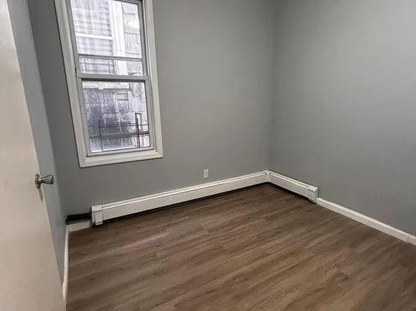 32 Van Cortlandt Park Ave 1n-flr 1, Yonkers, NY 10701