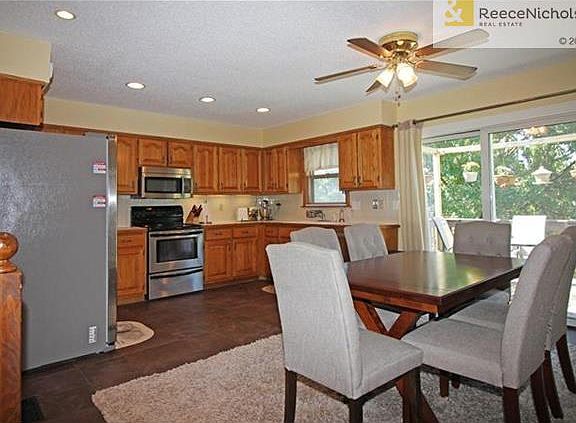 Kitchen/Dining Walks out to Deck!