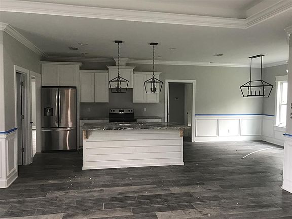 3rd image of 118 Tilis Ln