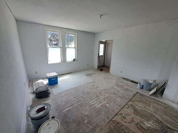 4th image of 1903 New Vienna Rd