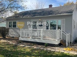 3 Walnut Pkwy, Crown Point, IN 46307