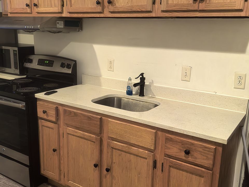 2nd image of 185 Walnut St #1