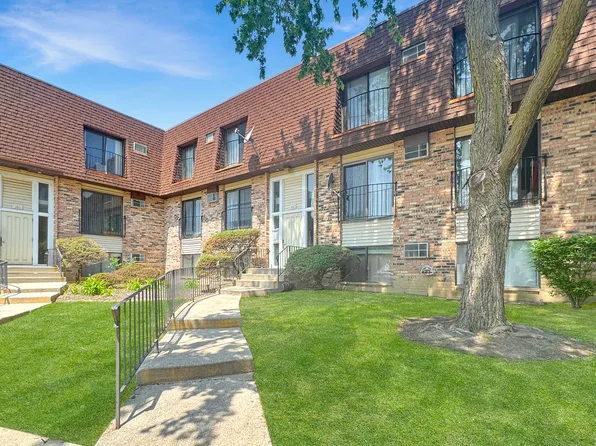 162 Waters Edge Dr #102, Glendale Heights, IL 60139