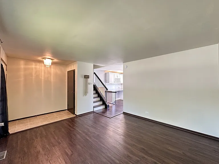 Allemong Dr — Photo 13
