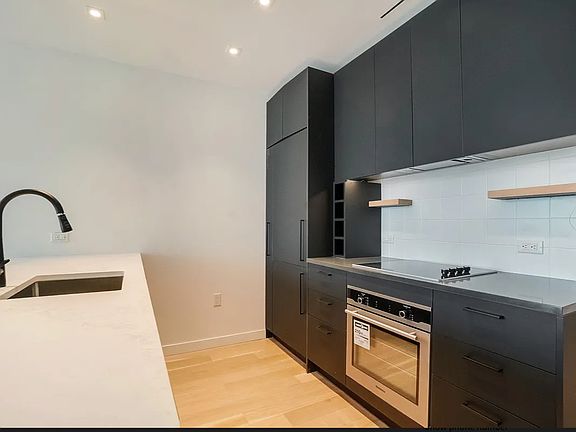 5th image of 329 Broadway #904