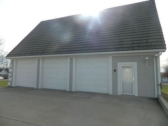 3rd image of 12774 Lakeland Dr