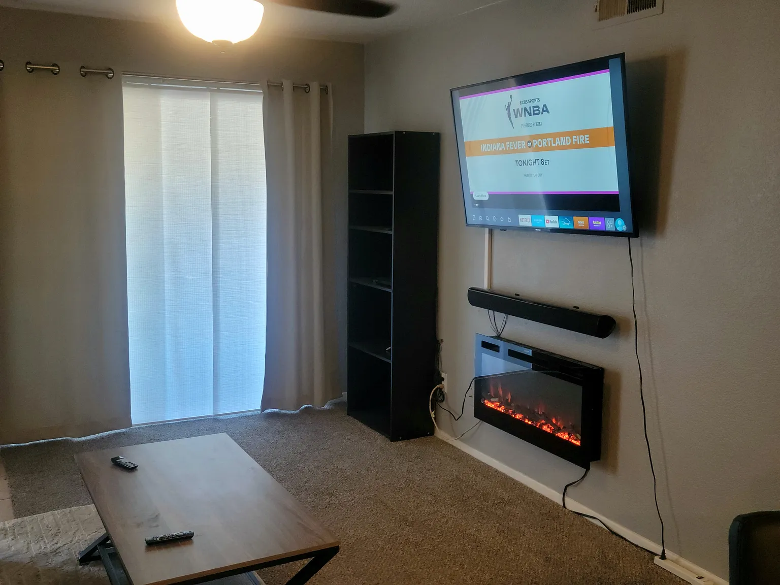 2 bed, 886 sqft, $1,900 — Photo 2