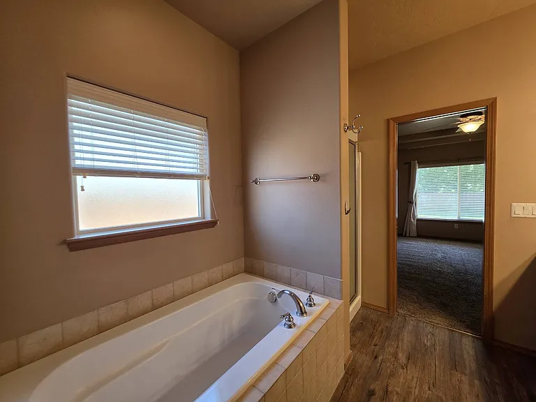 2300 Meridian Ave — Photo 17
