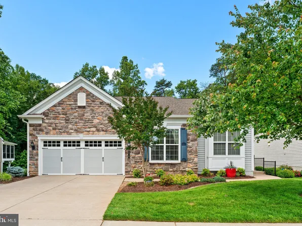 70 Battery Point Dr, Fredericksburg, VA 22406