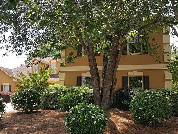 2nd image of 525 Towne Lake Dr
