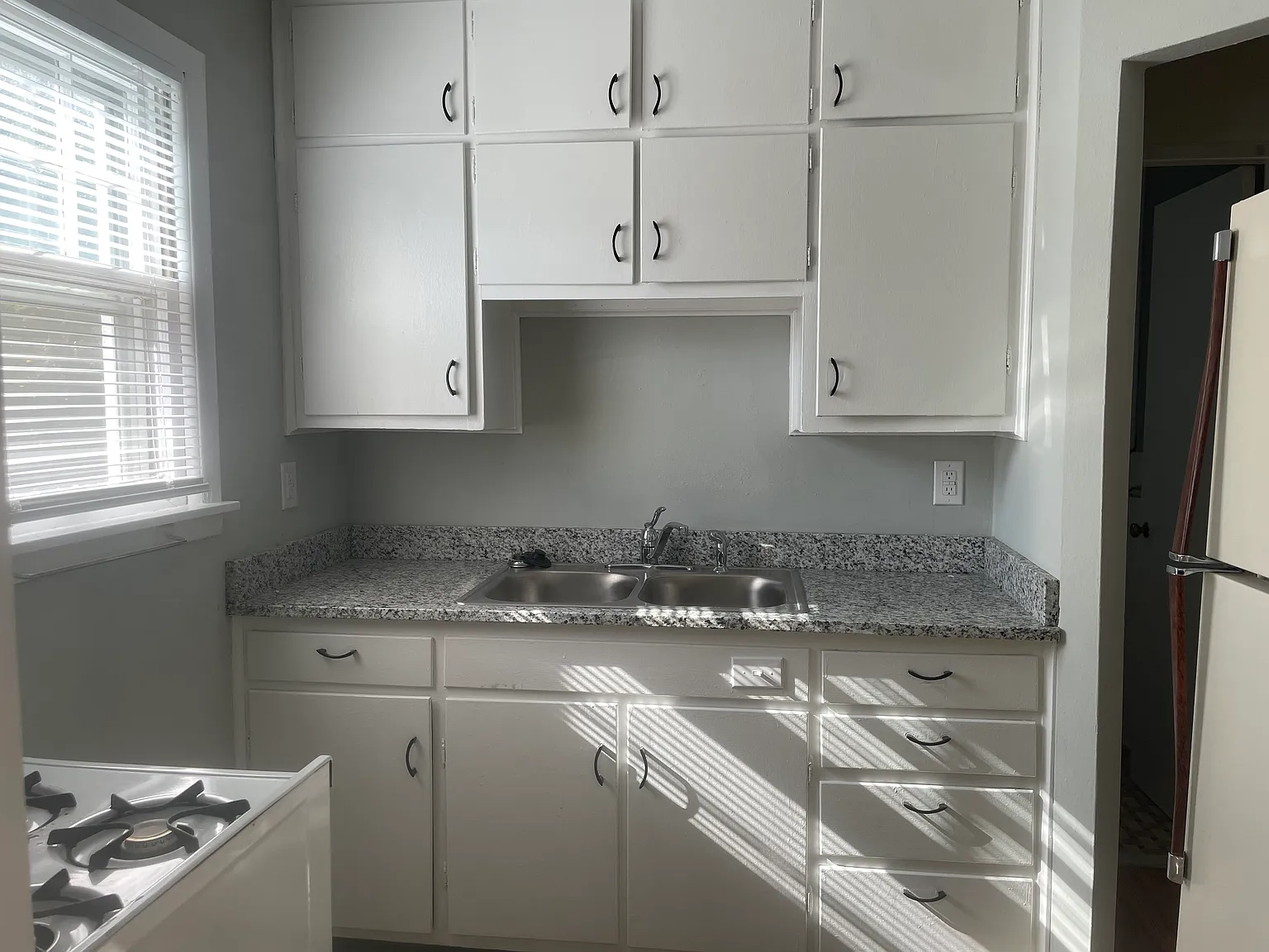 100-104 E Stewart Rd — Photo 2