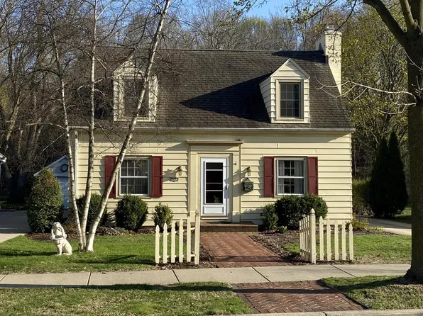 7041 Auburn AVENUE, Wauwatosa, WI 53213