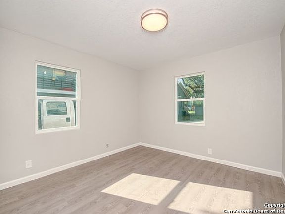 4th image of 218 Natalen Ave APT 5