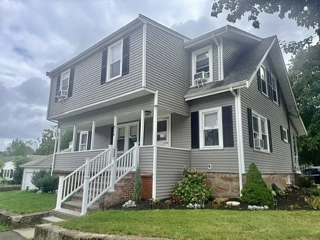 216 Pond St #2