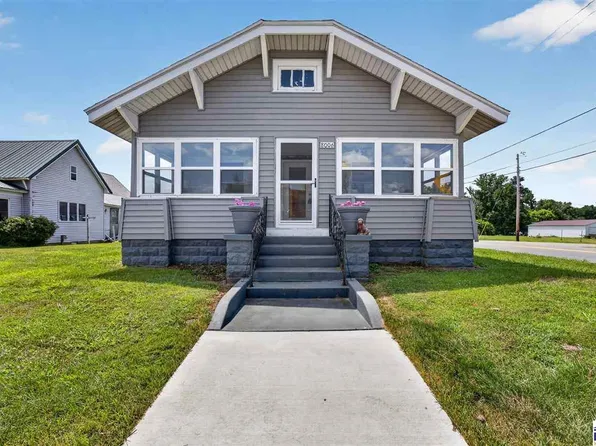 8006 E Main St, Dugger, IN 47848