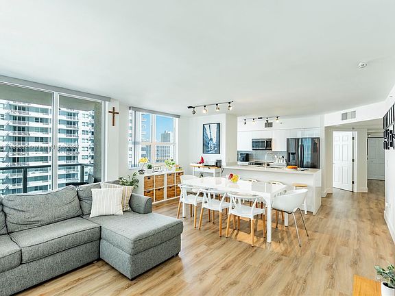 4th image of 1155 Brickell Bay Dr APT 1502