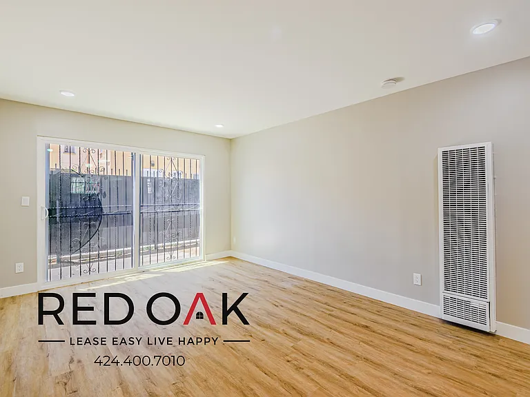 921 W 82nd St #2 — Photo 8