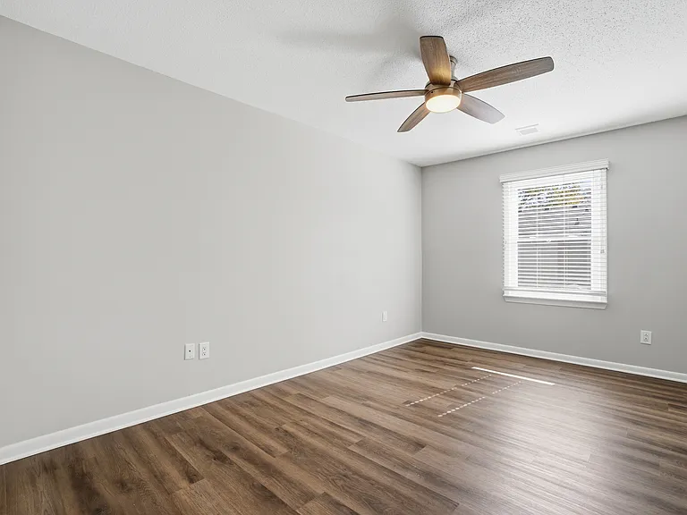 1821 Sheringham W — Photo 22