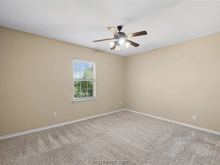 305 Capps Dr — Photo 33