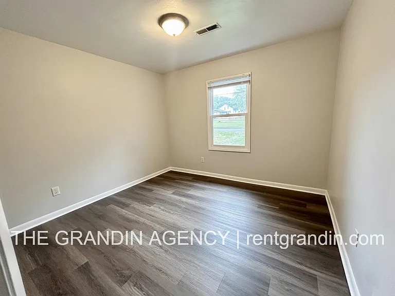 1344 Mabry Ave SE — Photo 13