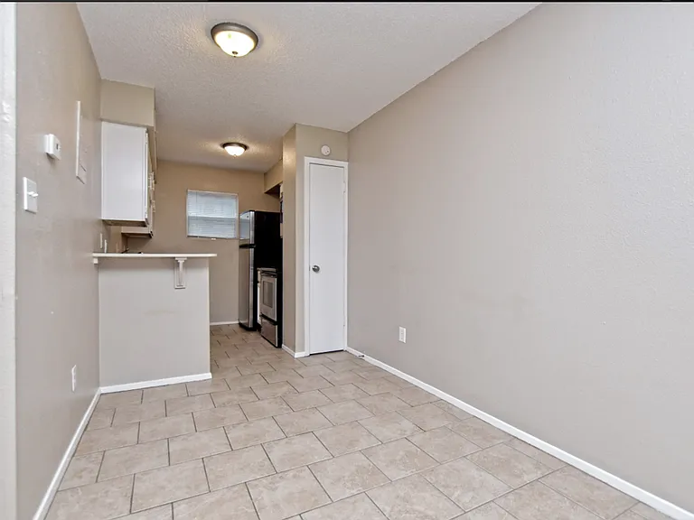 Peppertree Apartments — Photo 7