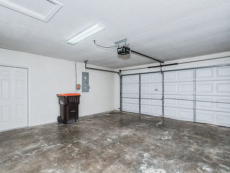 231 Oak Ln — Photo 20