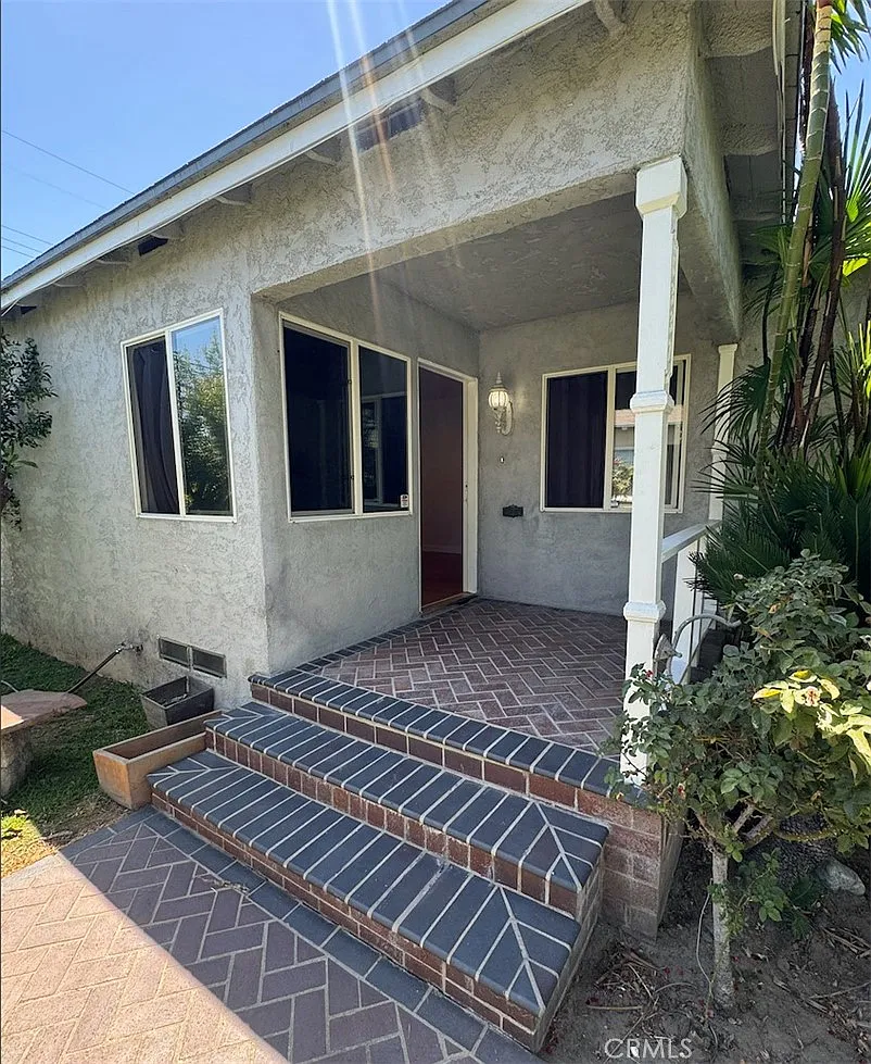 2 bed, 950 sqft, $2,895 — Photo 2