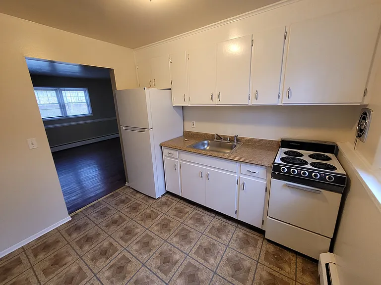 756 Liberty St — Photo 4