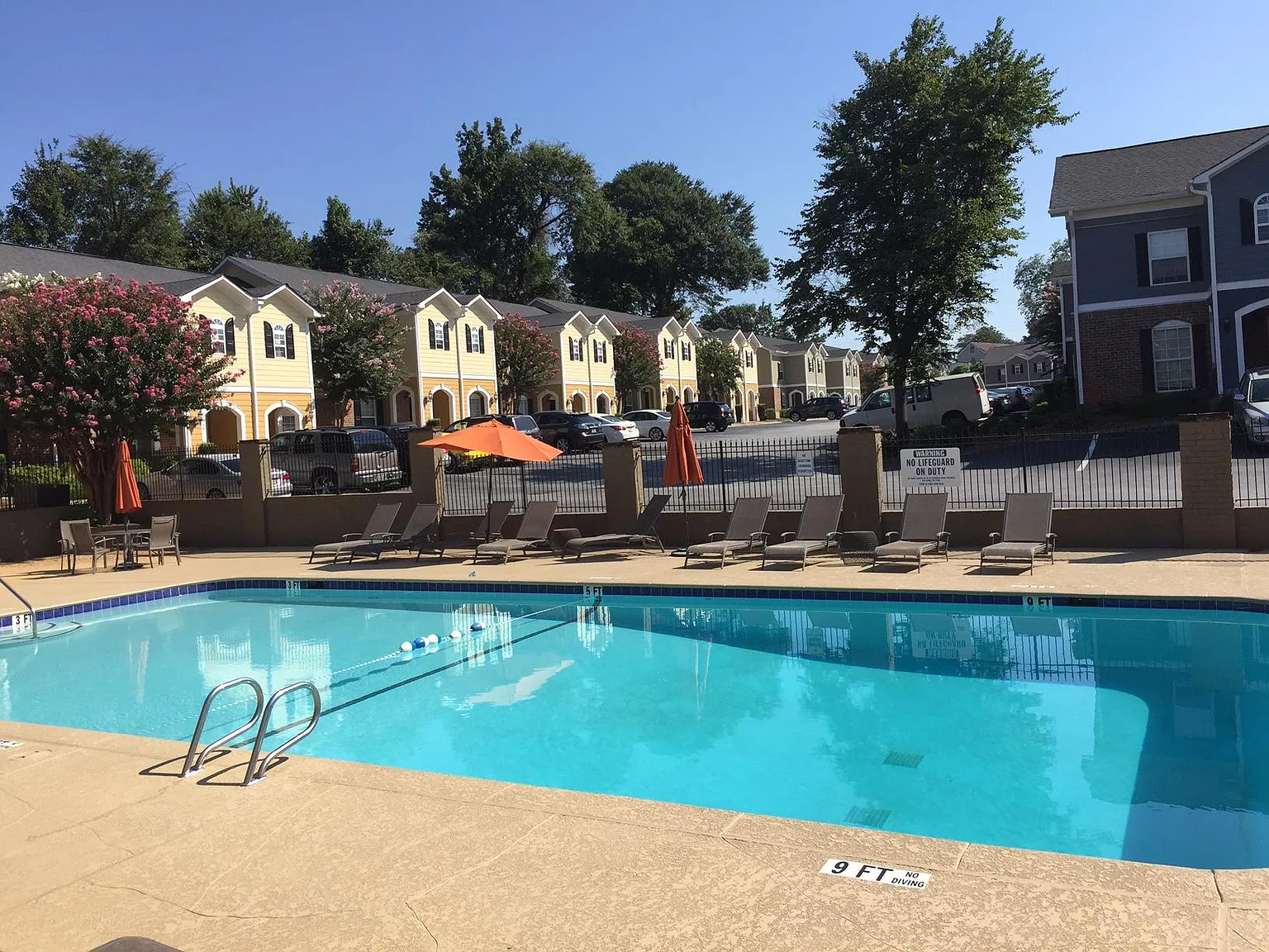 410 Summer Pl — Photo 2