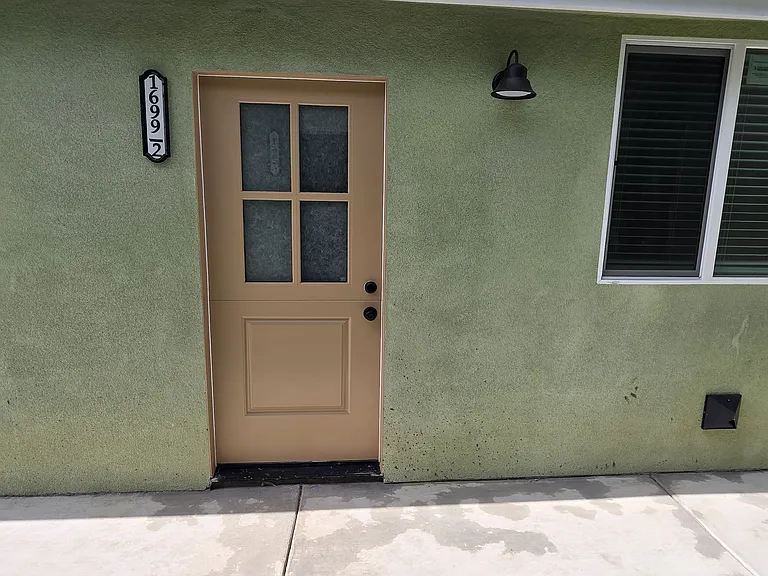 1695 N Oxford Ave #2 — Photo 8